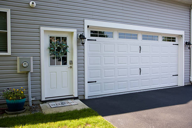 24/7 Emergency Garage Door Panel Replacement experts in Burlington, KS
